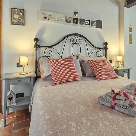 La Casina In Via Fiorita Apartment *